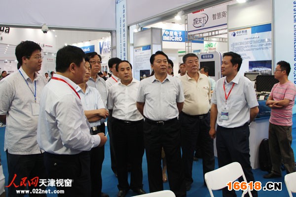 天津市政協社法委主任柴中達等領導參觀展會（攝影：楊晨 崔琦）