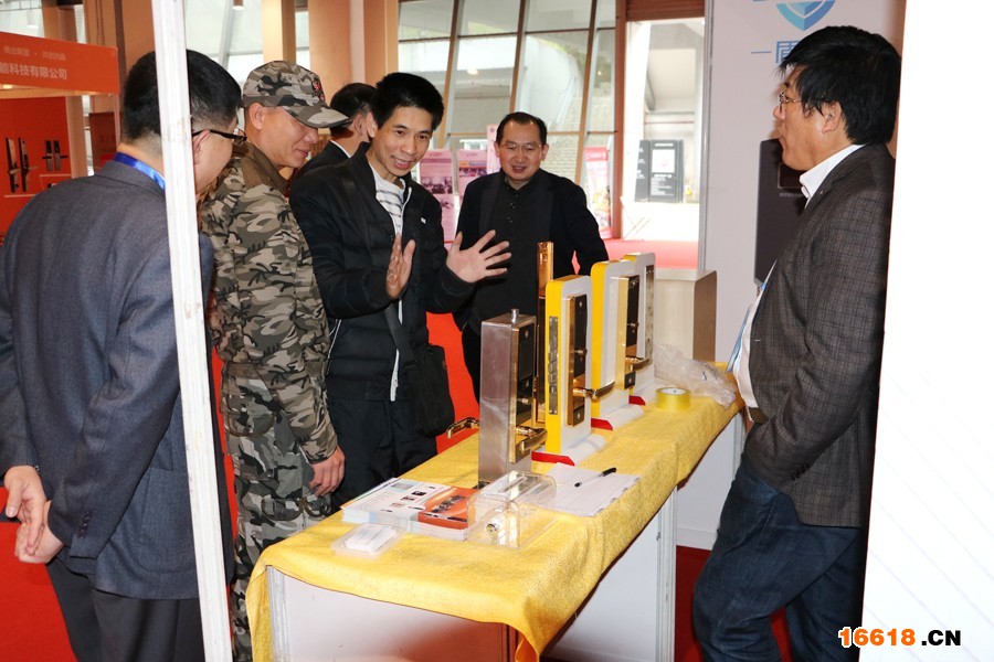 無鎖孔按鍵式機械密碼鎖